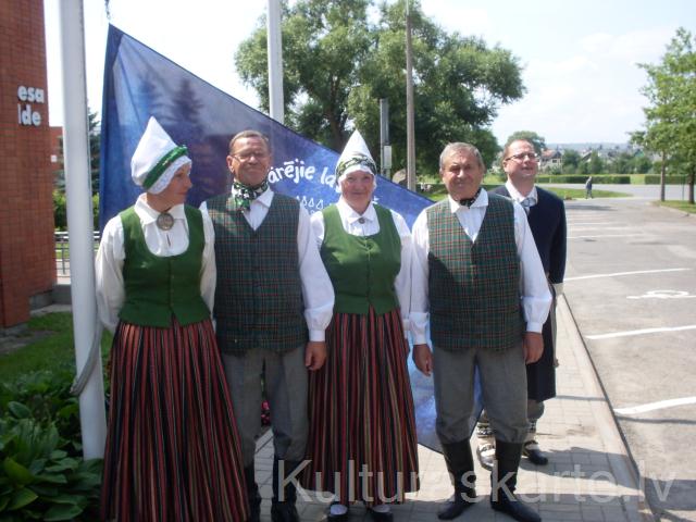 XXV Vispārējo latviešu Dziesmu un XV Deju svētku karoga pacelšana pie Salaspils Domes